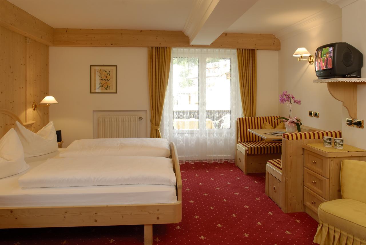 Garni Waltoy Hotel Selva di Val Gardena Ngoại thất bức ảnh