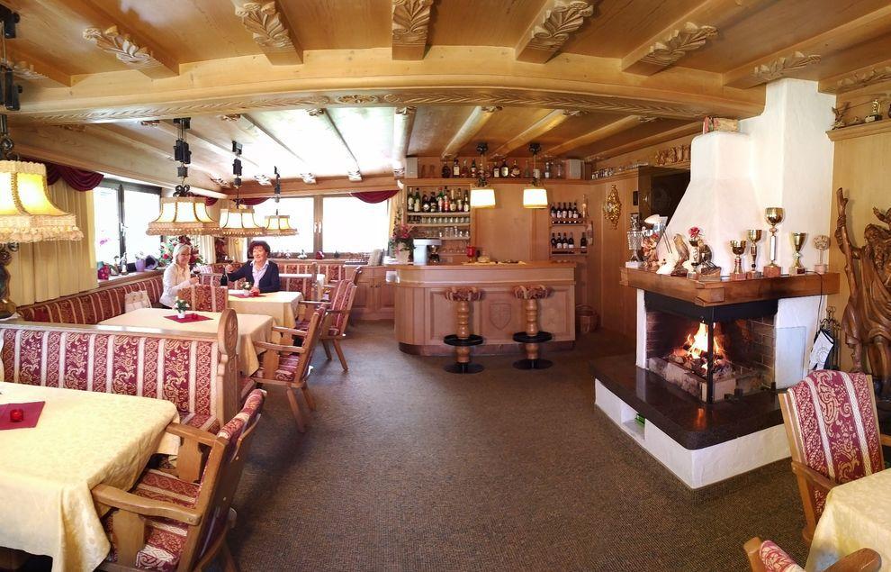 Garni Waltoy Hotel Selva di Val Gardena Ngoại thất bức ảnh